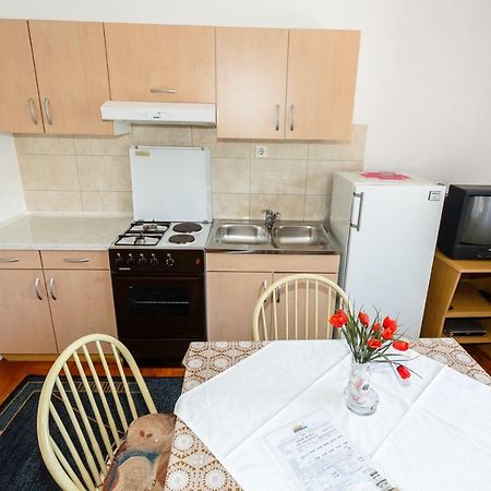 Apartmani Jelica Veglia Exterior foto