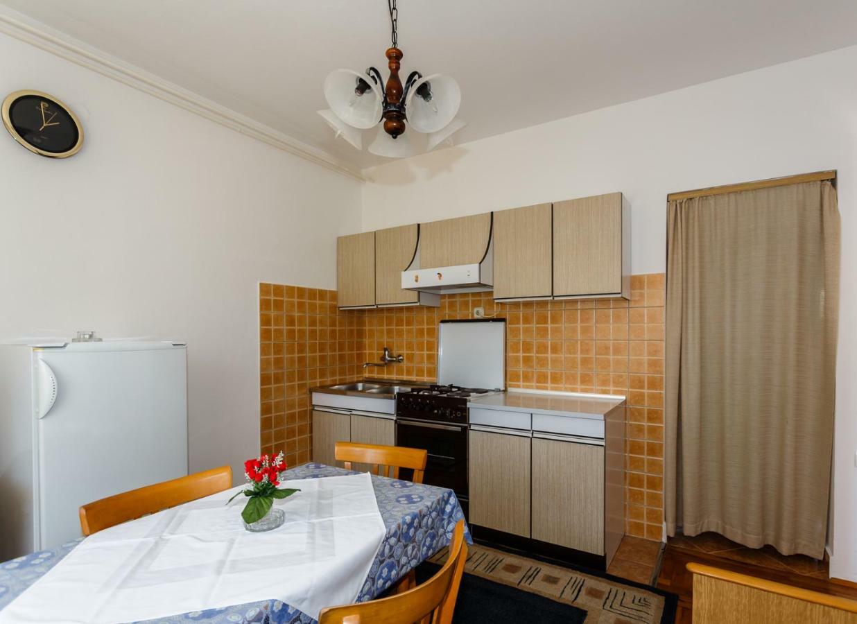 Apartmani Jelica Veglia Exterior foto