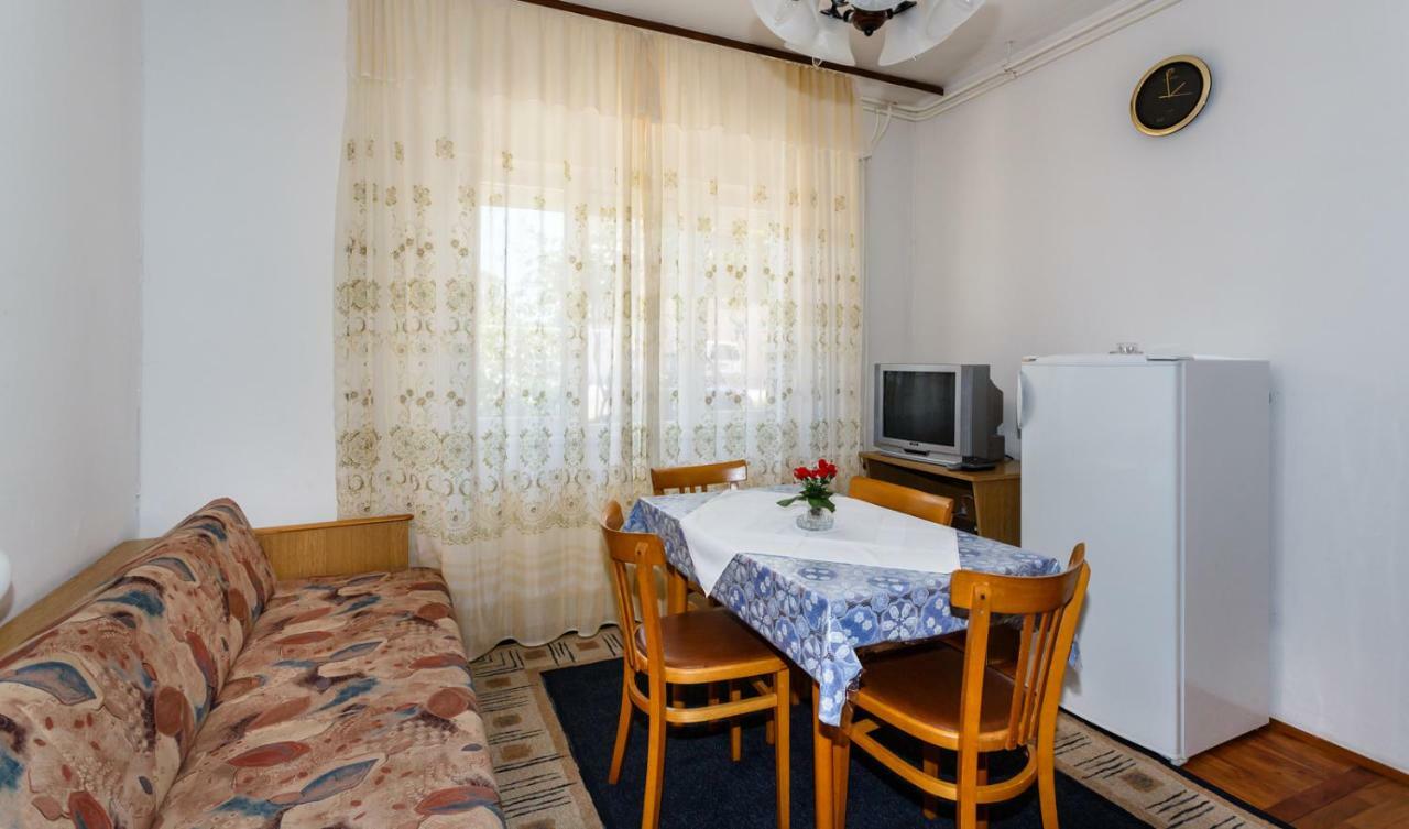 Apartmani Jelica Veglia Exterior foto